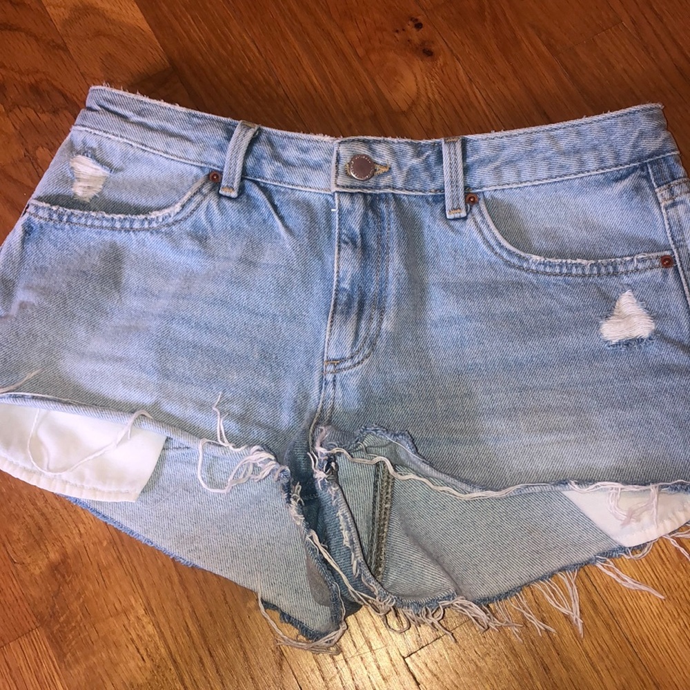 topshop light wash jean shorts